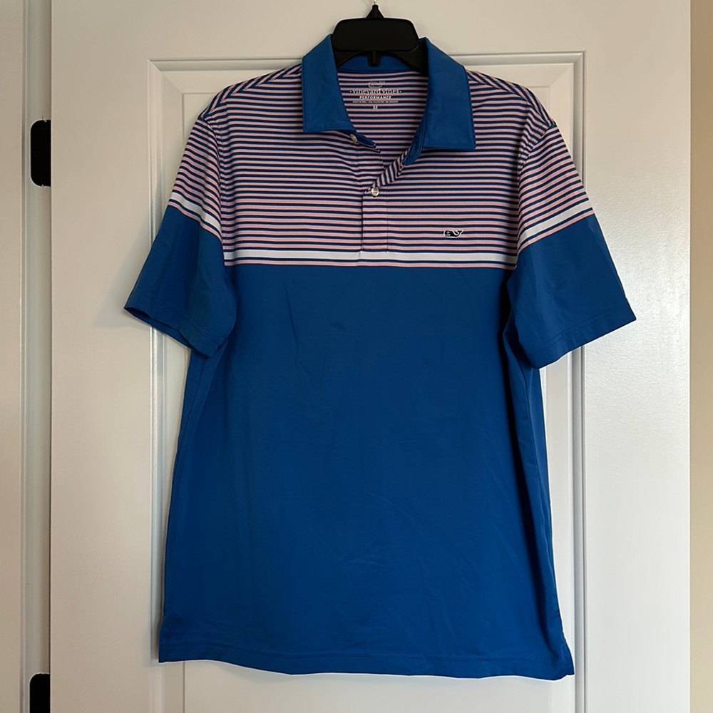 Vineyard Vines Performance polo. Men’s size medium. Blue and pink striped. EUC.